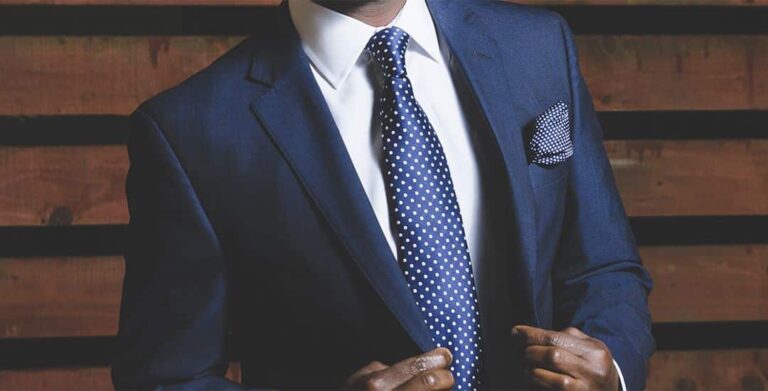 Read more about the article Step Up Your Style: Why a Custom-Tailored Suit Is Your Best Investment